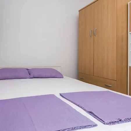 Apartment Nice In Sv,petar Na Moru With Kitchen